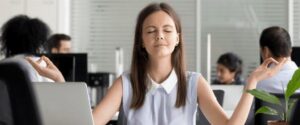 Ваше рабочее место вызывает стресс? Ознакомьтесь с нашими лучшими стратегиями для более здорового и счастливого рабочего места